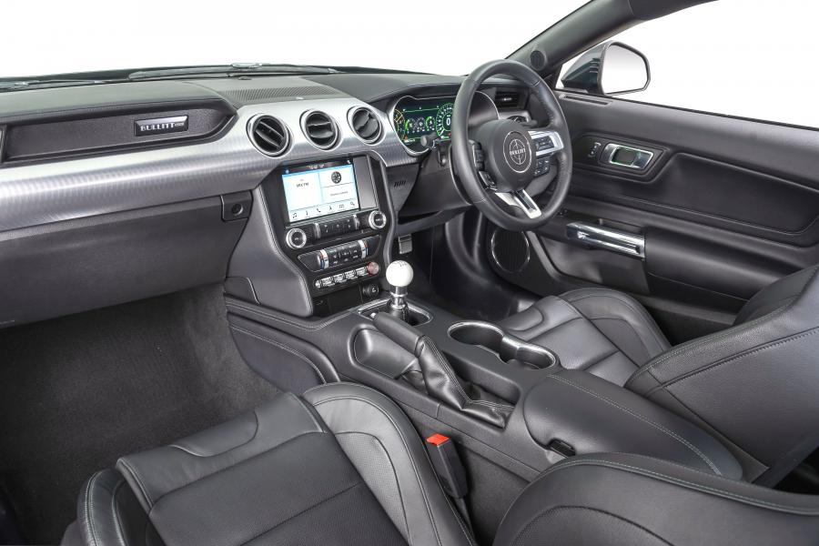 Интерьер Ford Mustang Bullitt 2019 года  (ZA) (фото 19 из 44)